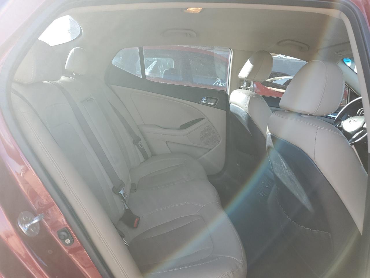 2011 Kia Optima - Image 10