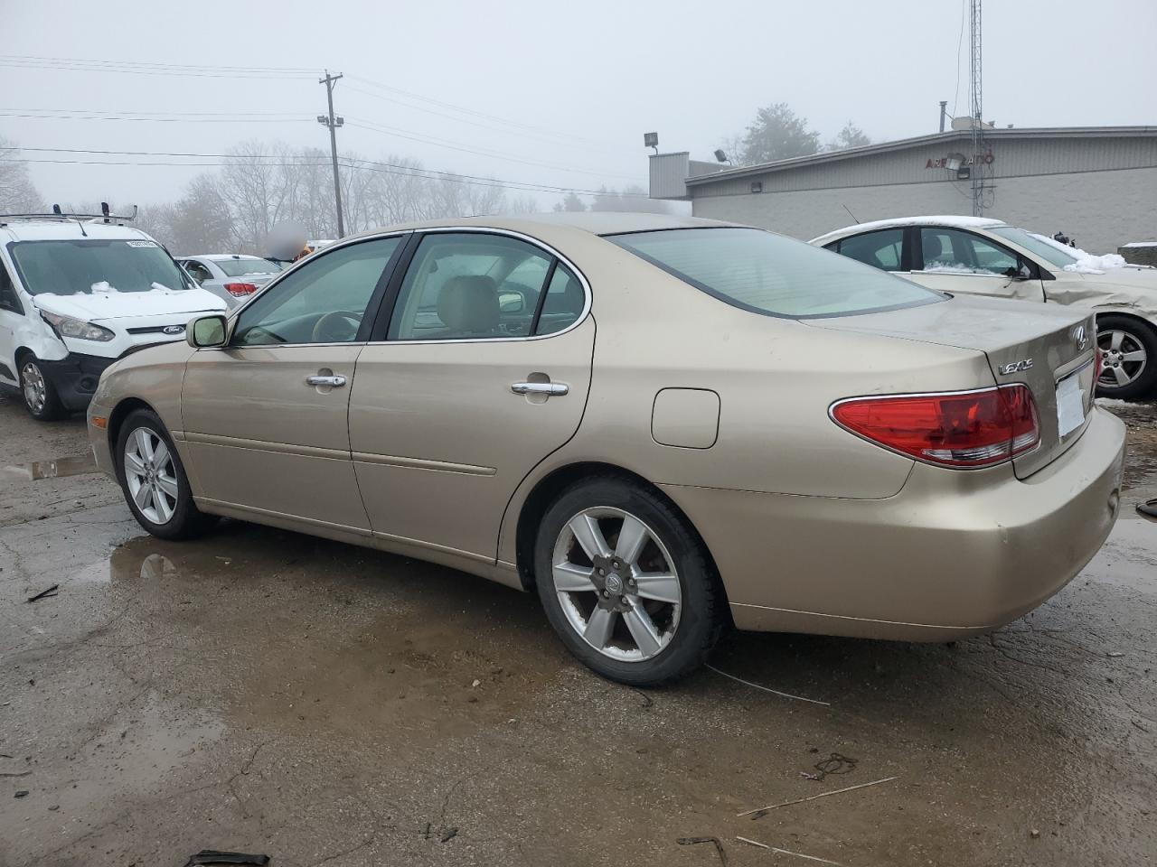 2005 Lexus ES - Image 2