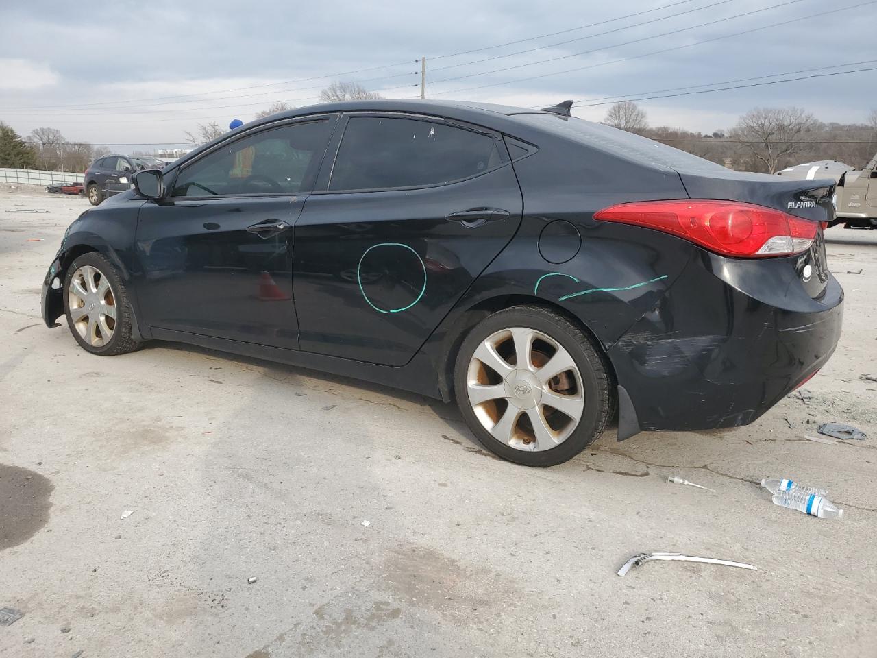 2013 Hyundai Elantra - Image 2