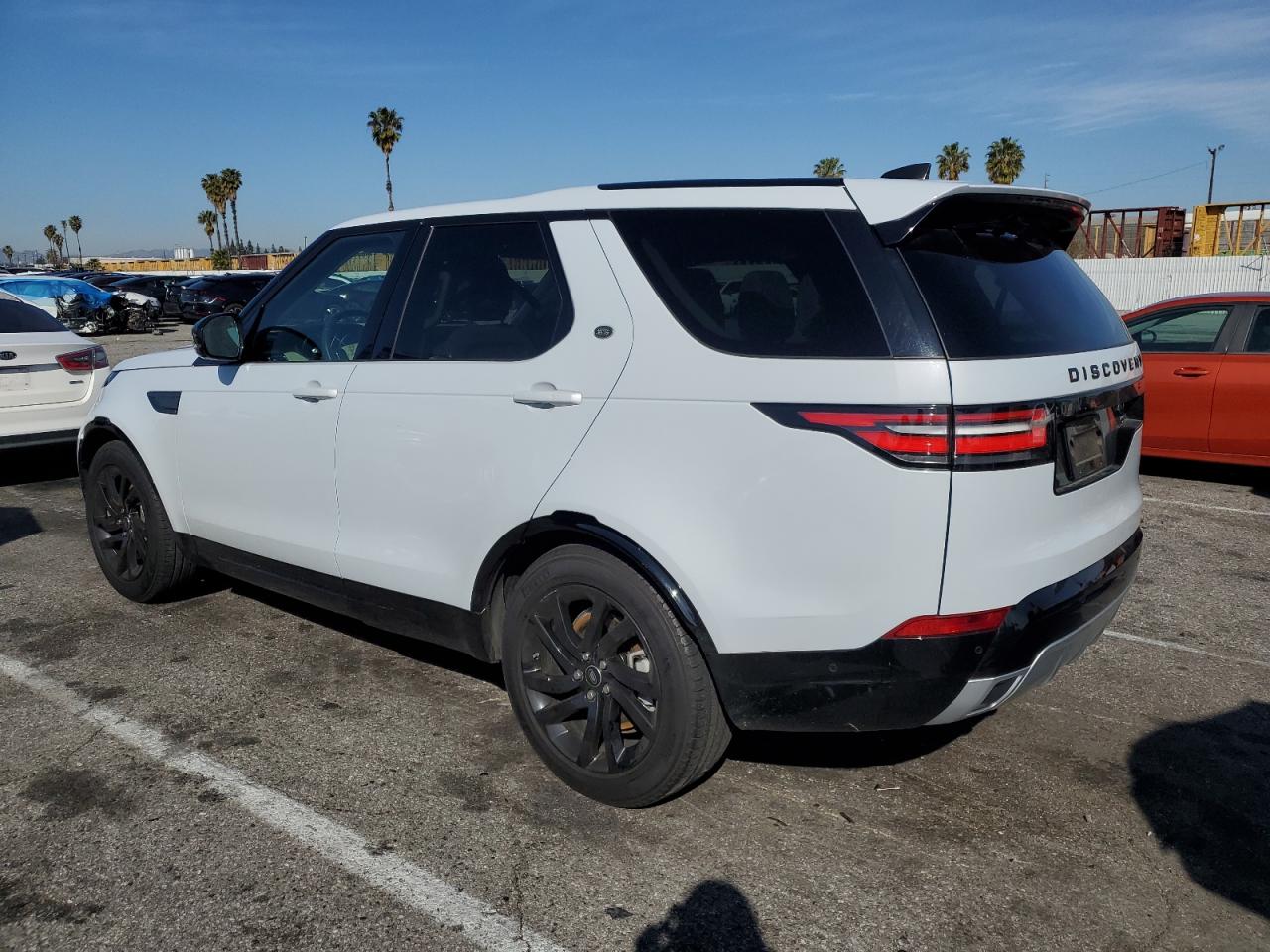 2020 Land Rover Discovery - Image 2