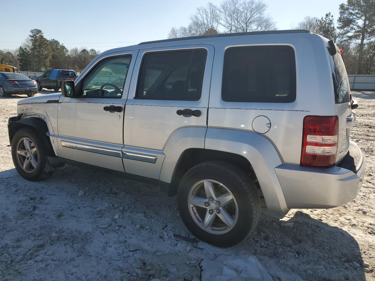 2008 Jeep Liberty (North America) - Image 2