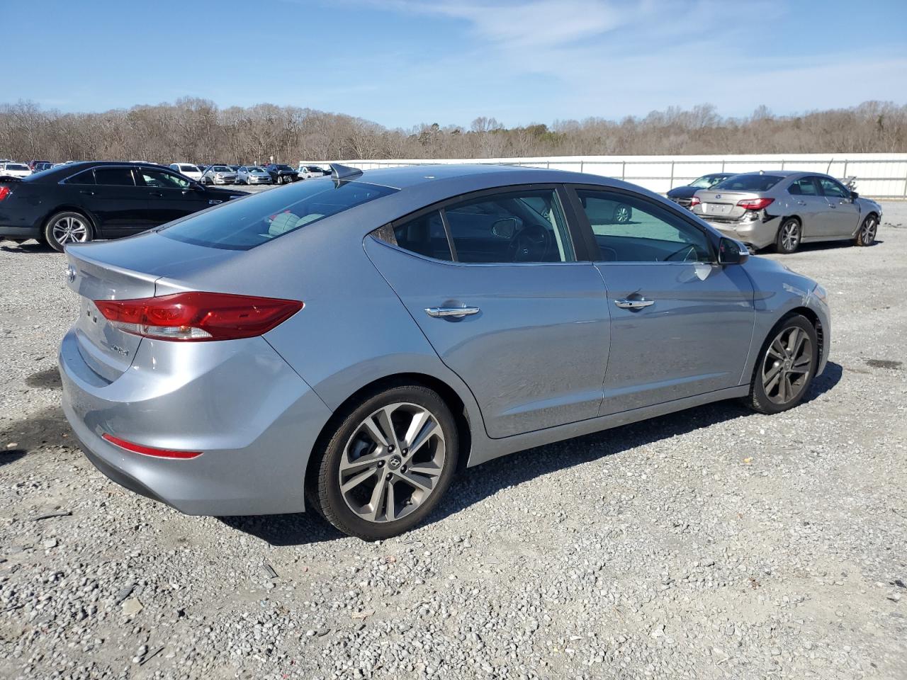 2017 Hyundai Elantra - Image 3