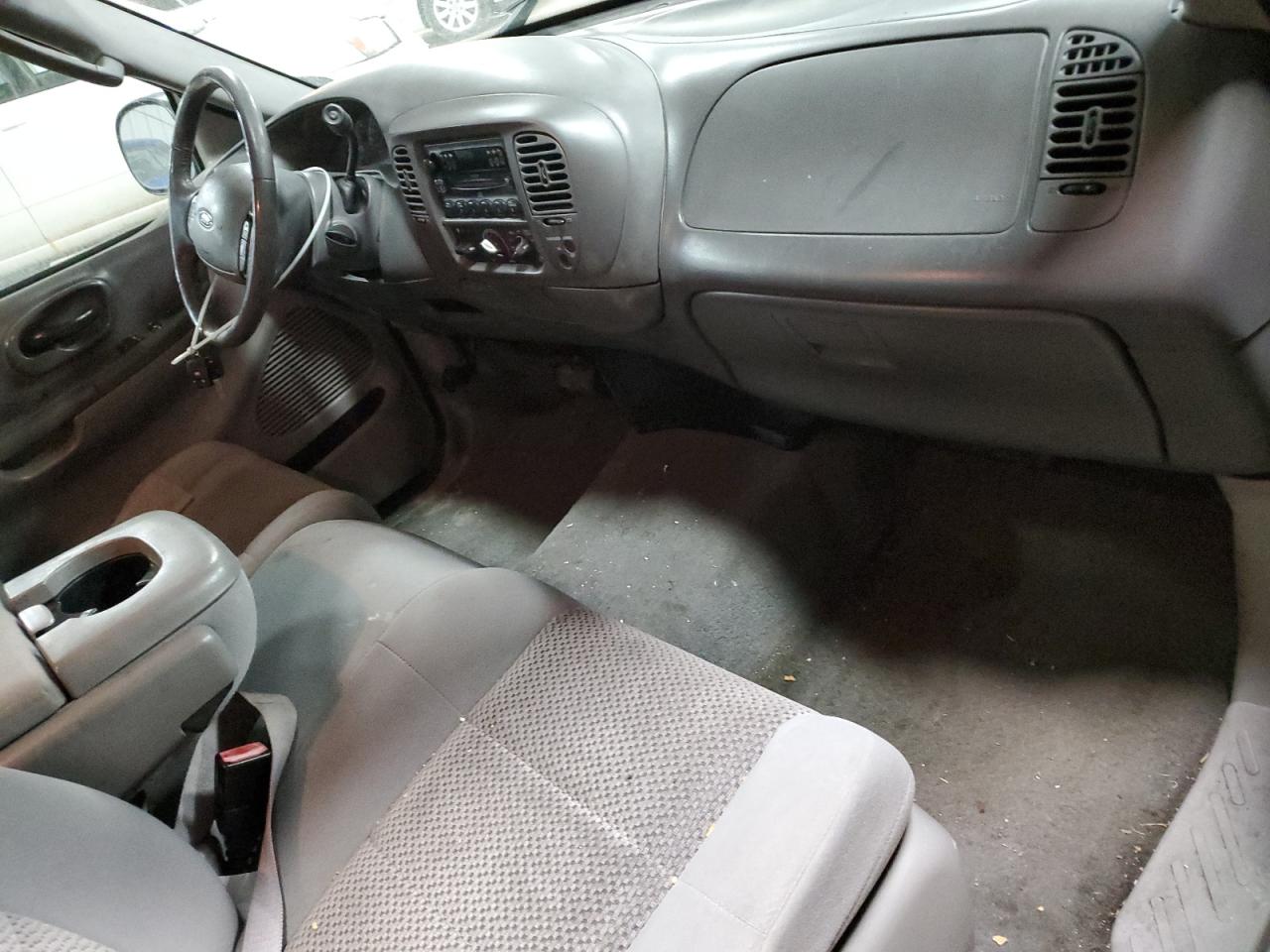 2004 Ford F-150 - Image 8