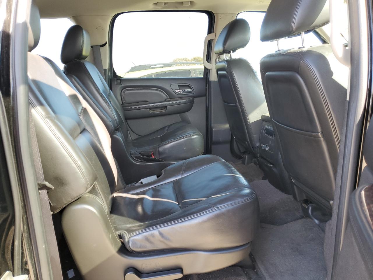 2011 GMC Yukon - Image 11