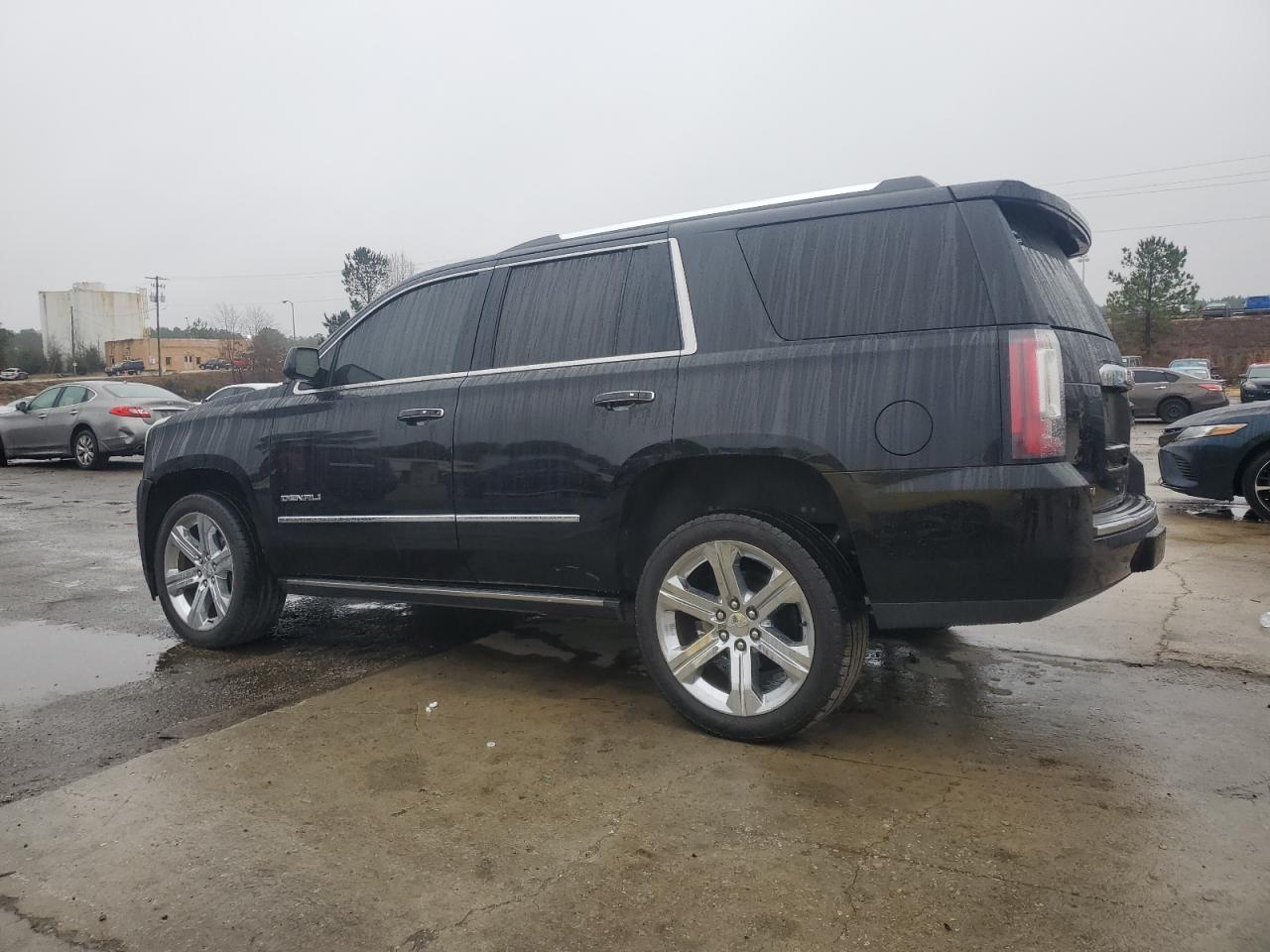 2018 GMC Yukon - Image 2