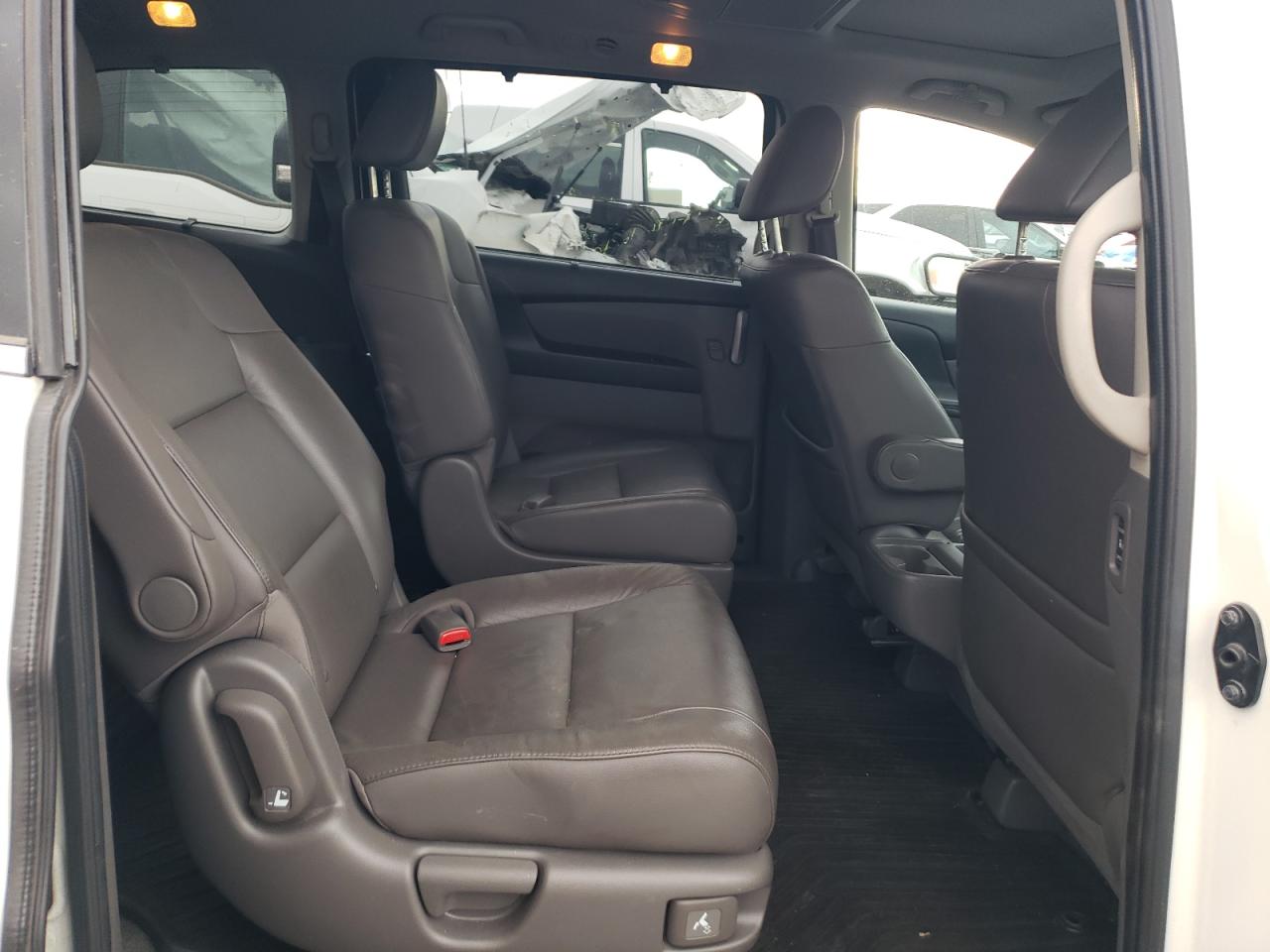 2012 Honda Odyssey - Image 11