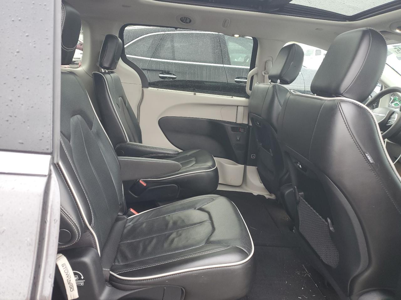 2022 Chrysler Pacifica - Image 11