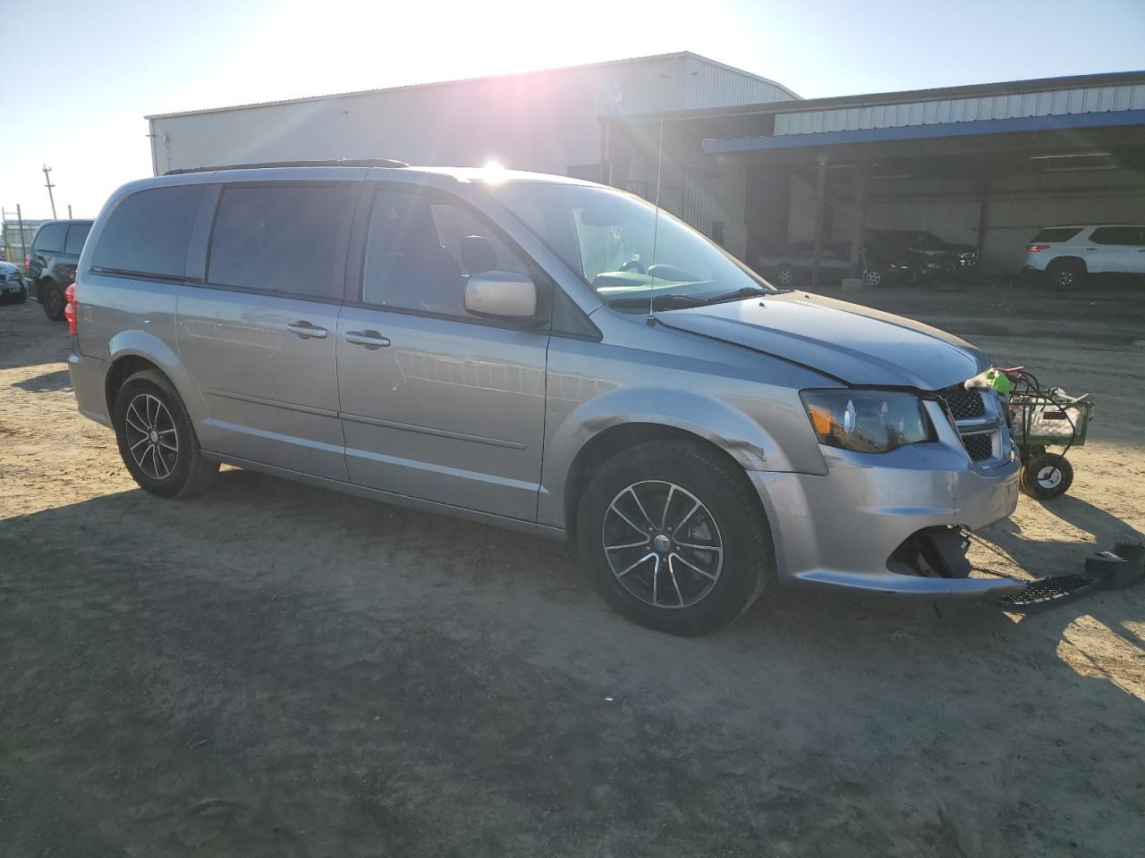 2017 Dodge Caravan - Image 4
