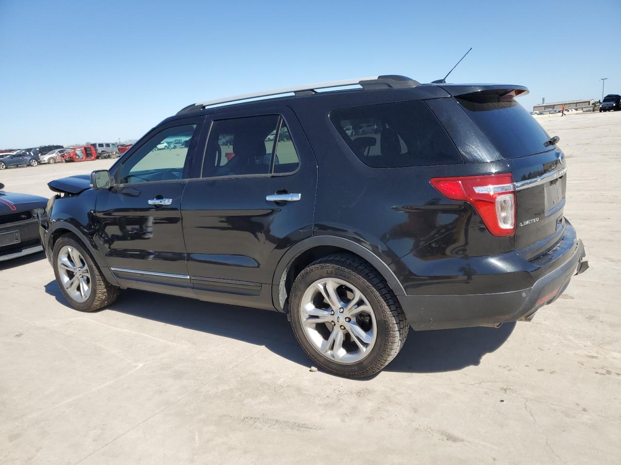 2015 Ford Explorer - Image 2