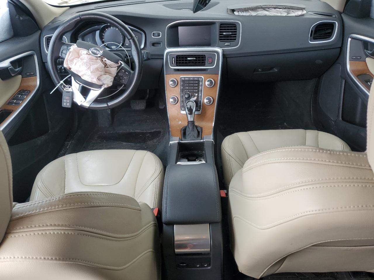 2017 Volvo S60 - Image 8