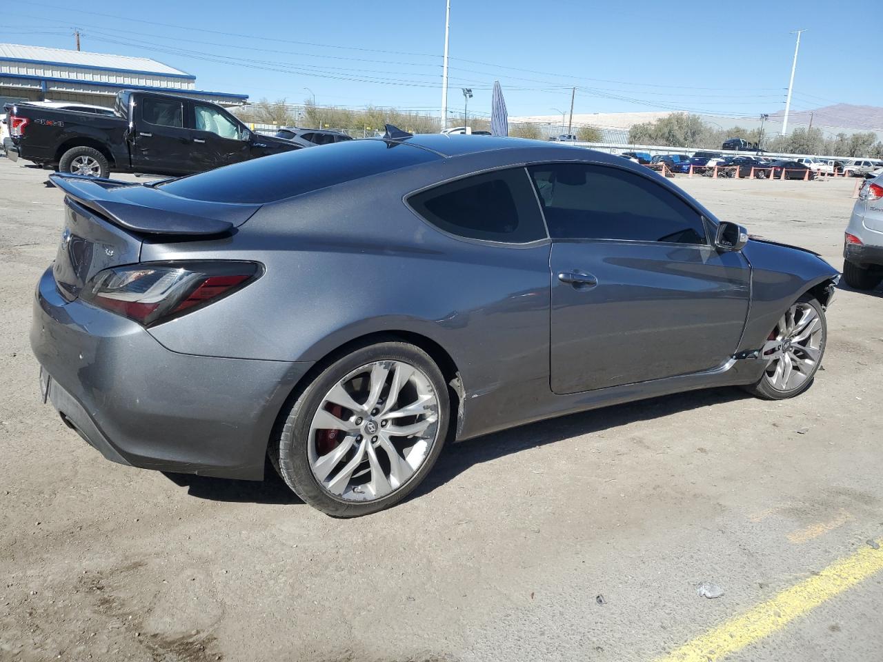 2015 Hyundai Genesis - Image 3