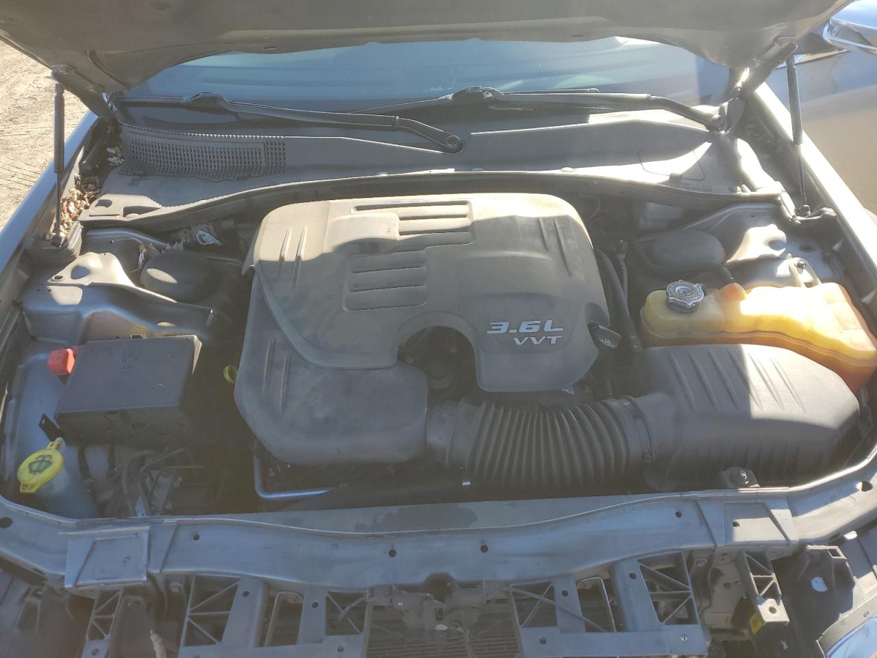 2012 Chrysler 300 - Image 11