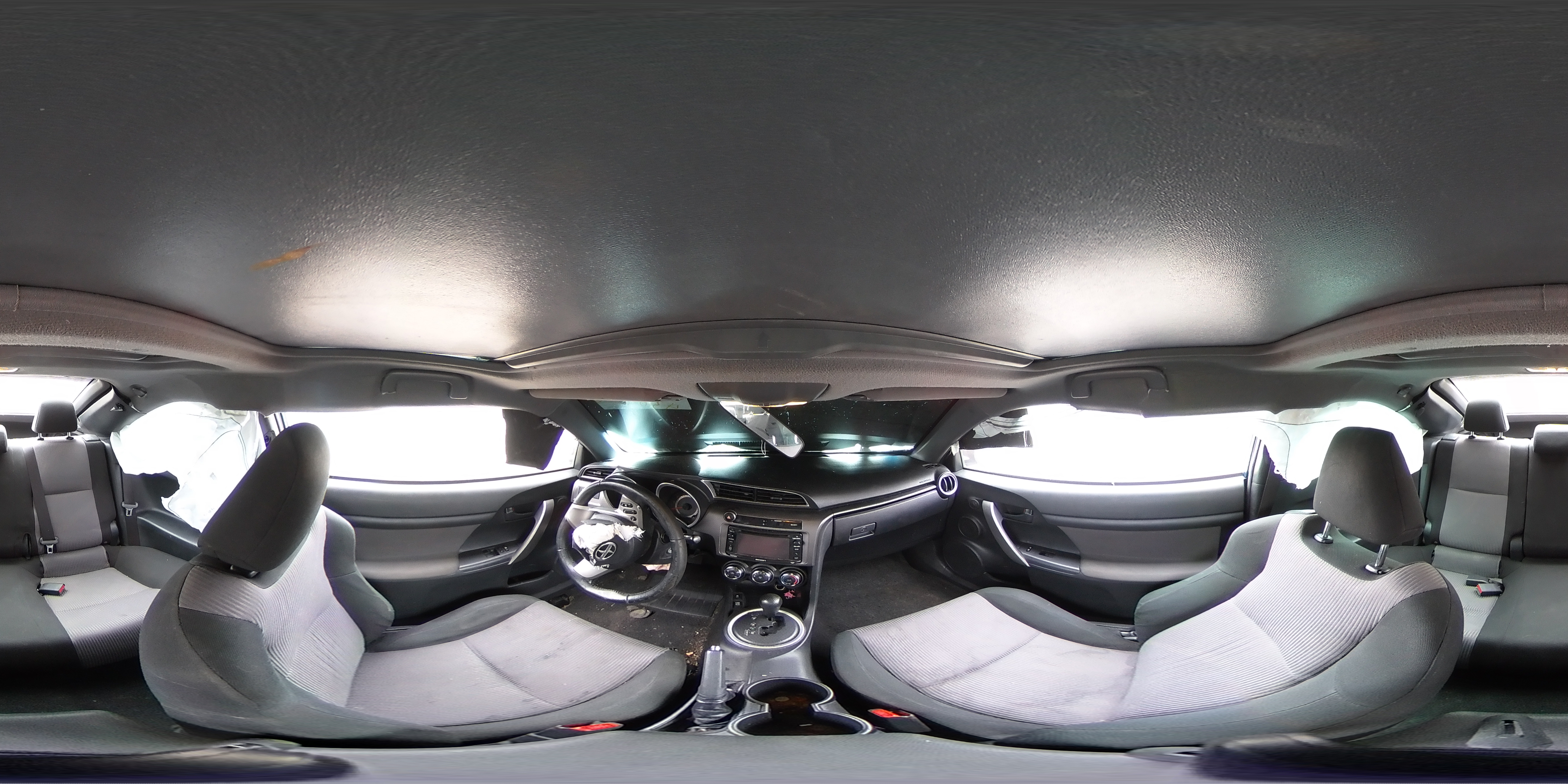 2015 Toyota tC - Image 13