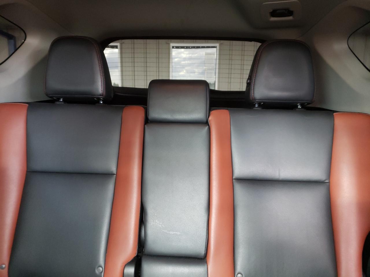 2015 Toyota RAV 4 - Image 10