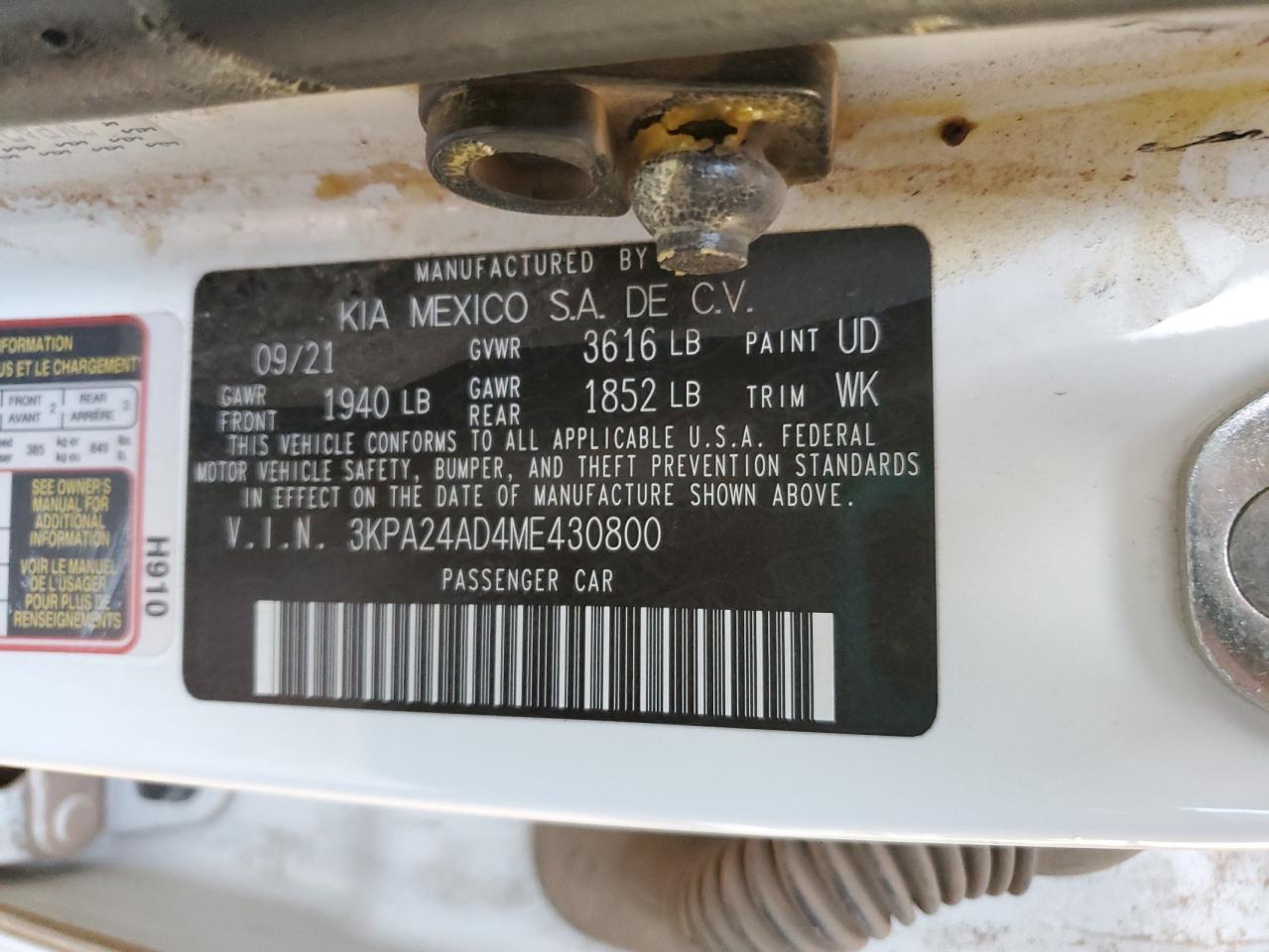 2021 Kia Rio - Image 12