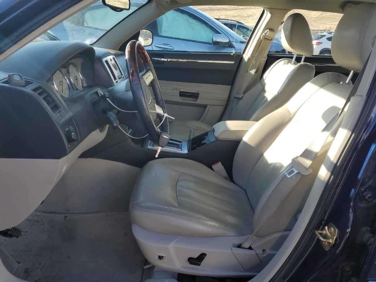 2005 Chrysler 300 - Image 7