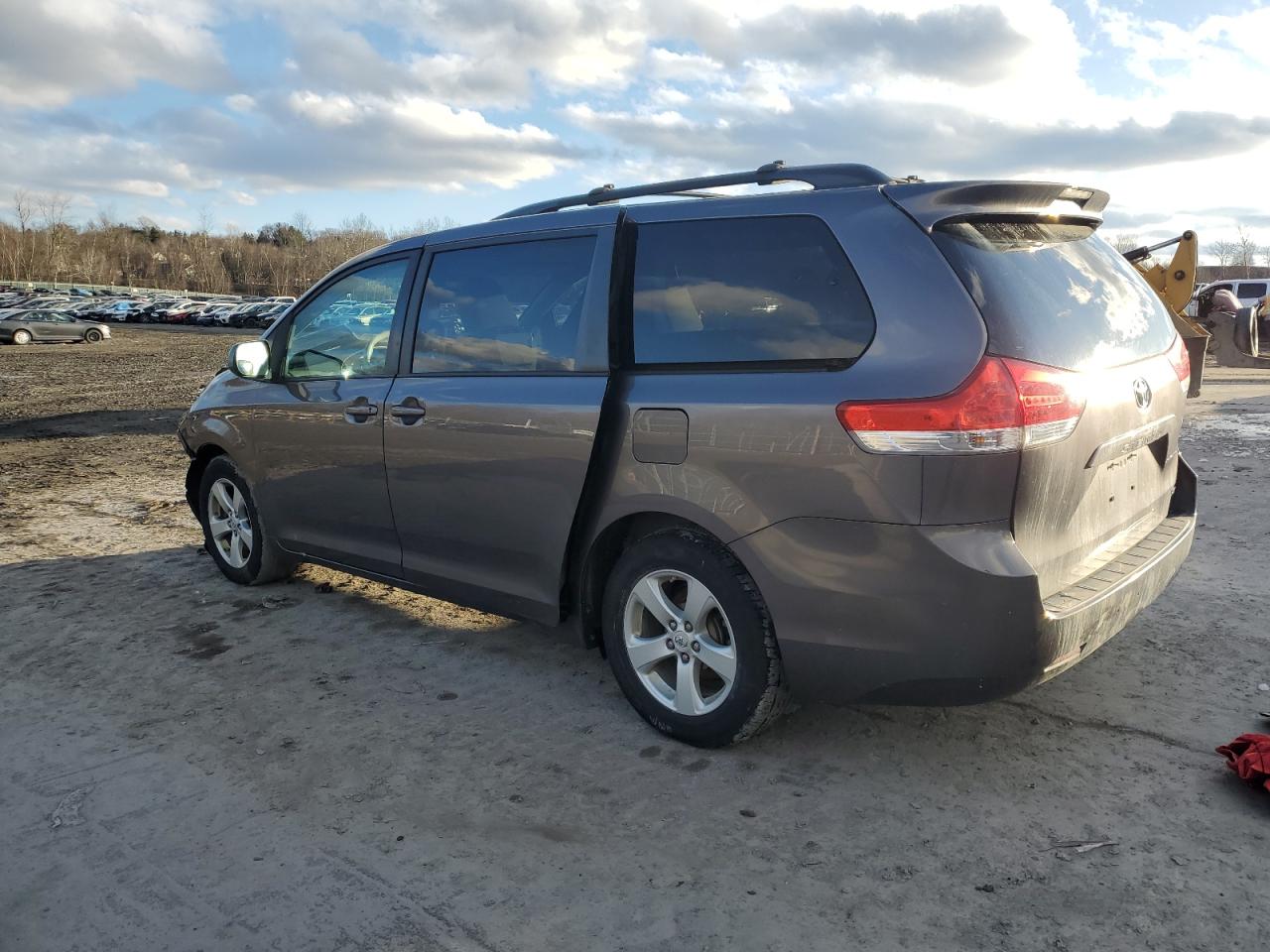 2011 Toyota Sienna - Image 2