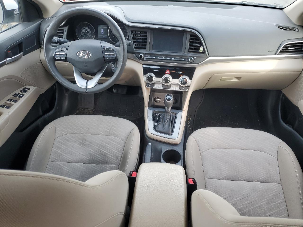 2019 Hyundai Elantra - Image 8