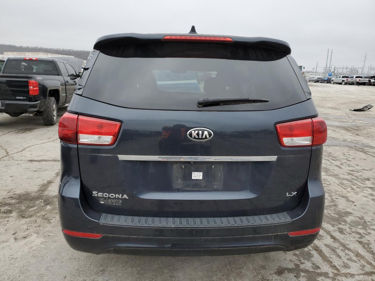 2015 Kia Sedona - Image 6