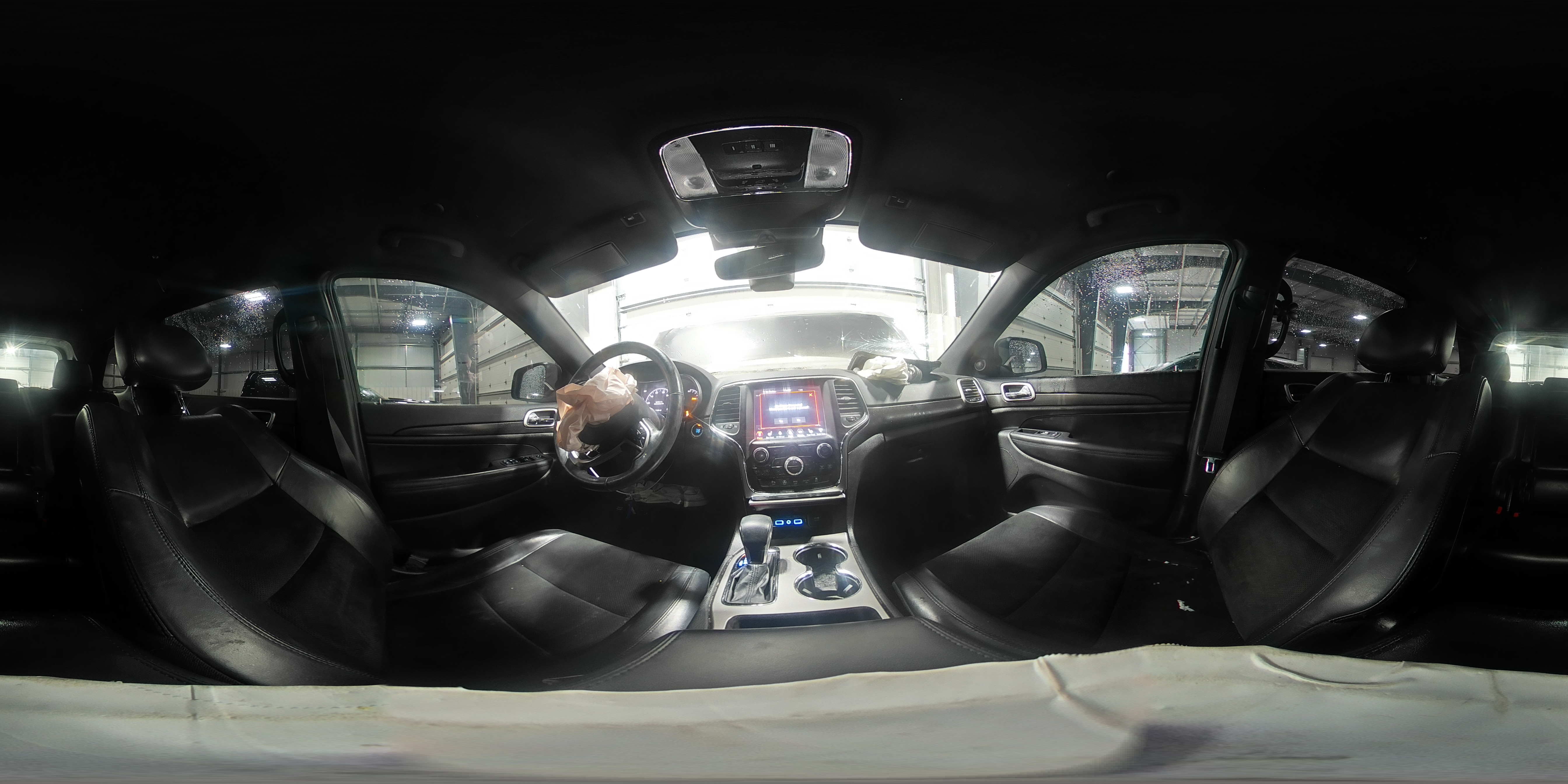 2018 Jeep Grand Cherokee - Image 16