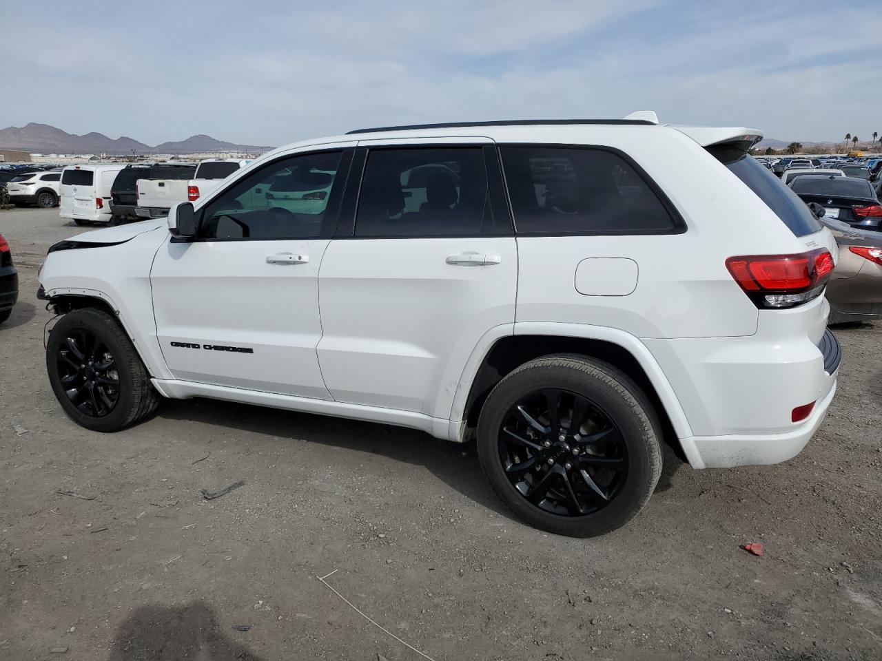 2020 Jeep Grand Cherokee - Image 2