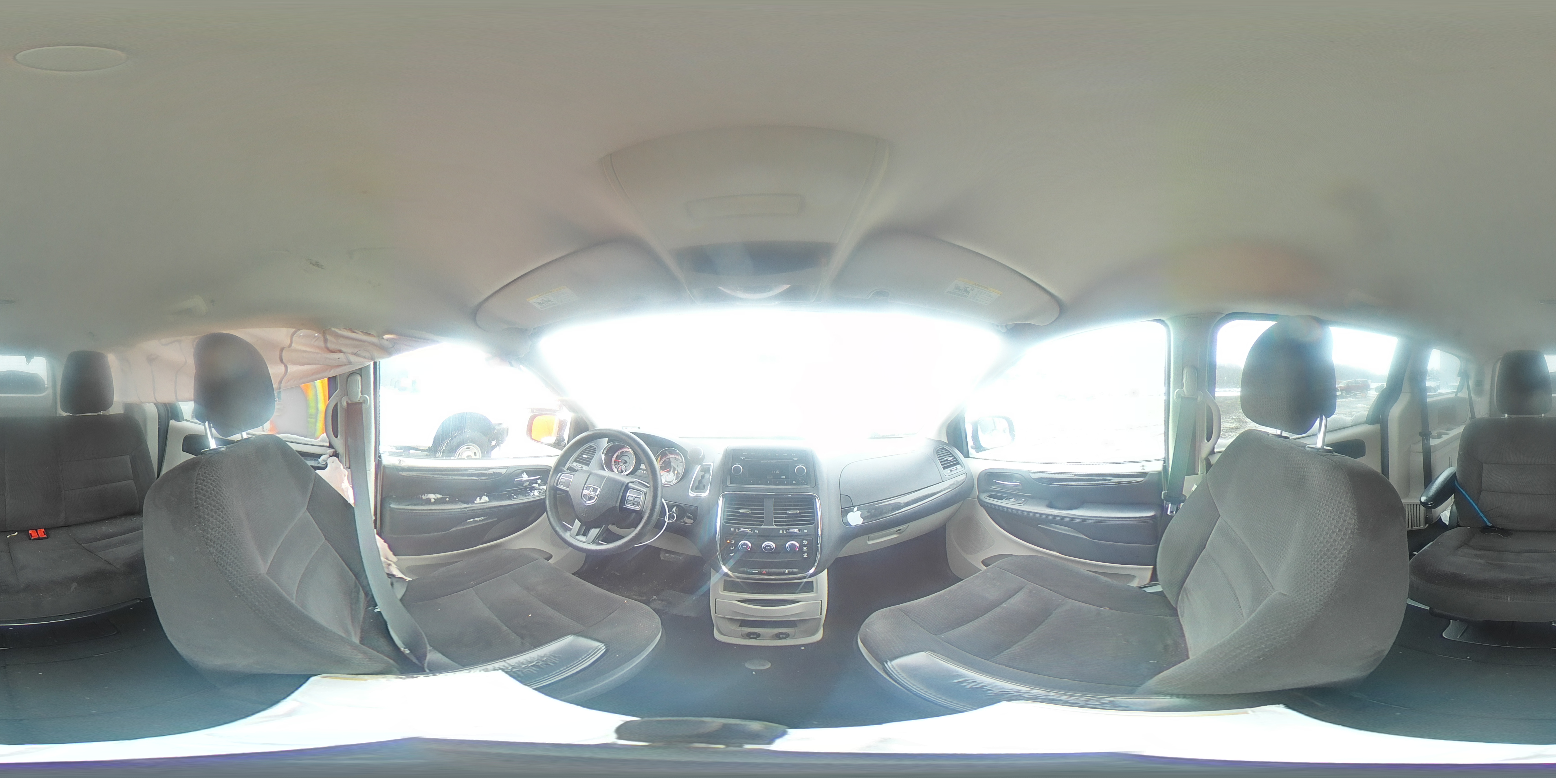 2015 Dodge Caravan - Image 15