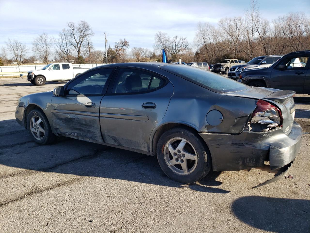 2004 Pontiac Grand Prix - Image 2