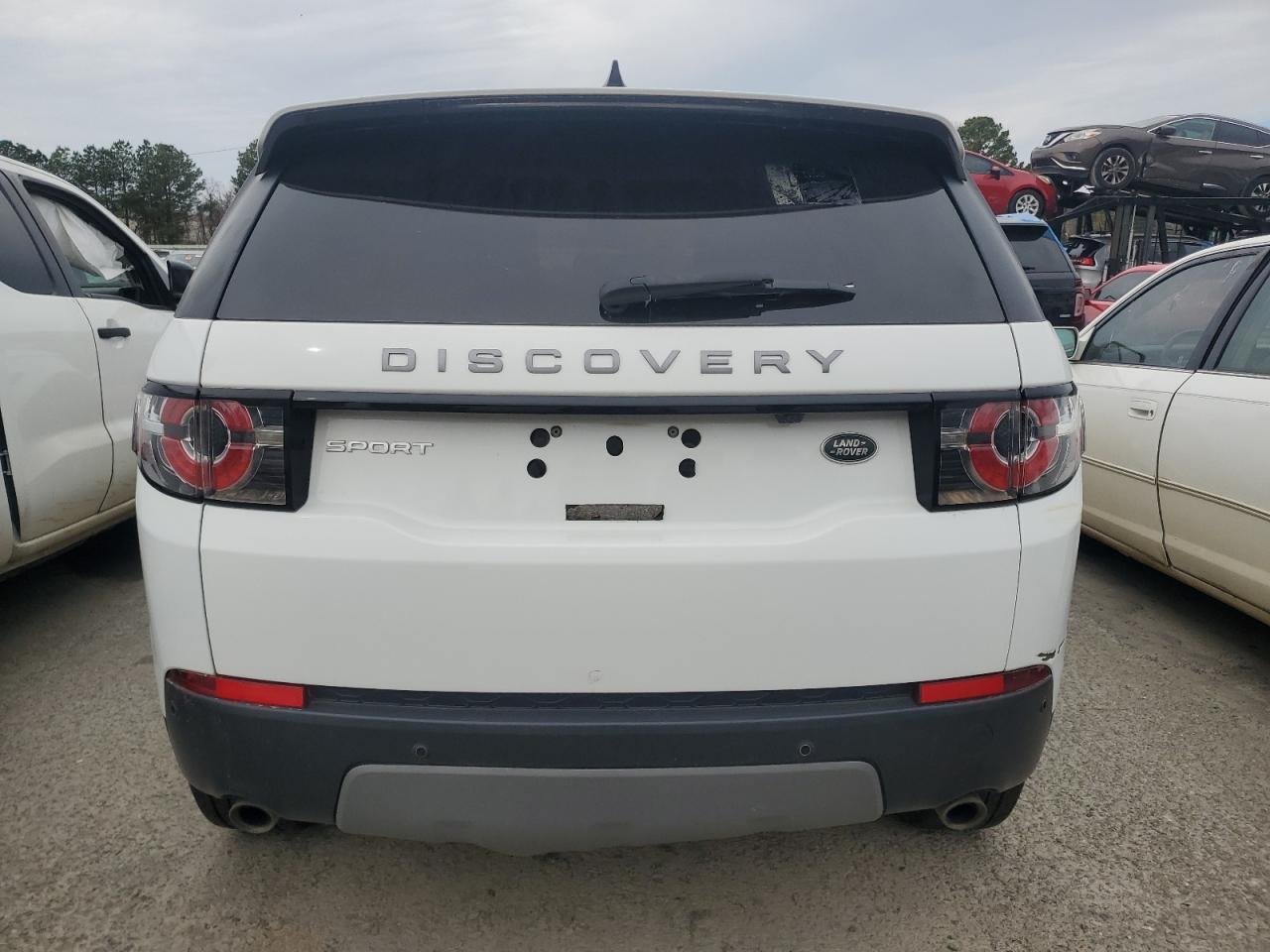 2017 Land Rover Discovery - Image 6