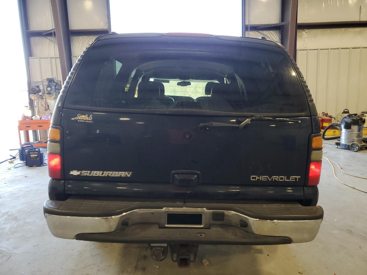 2004 Chevrolet Suburban - Image 6