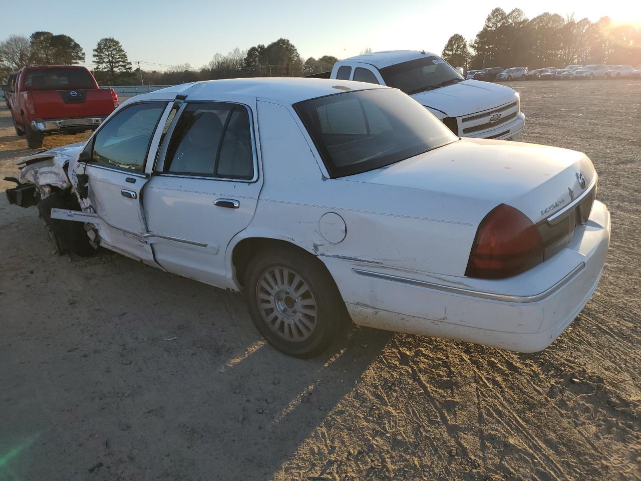 2007 Mercury Grand Marquis - Image 2
