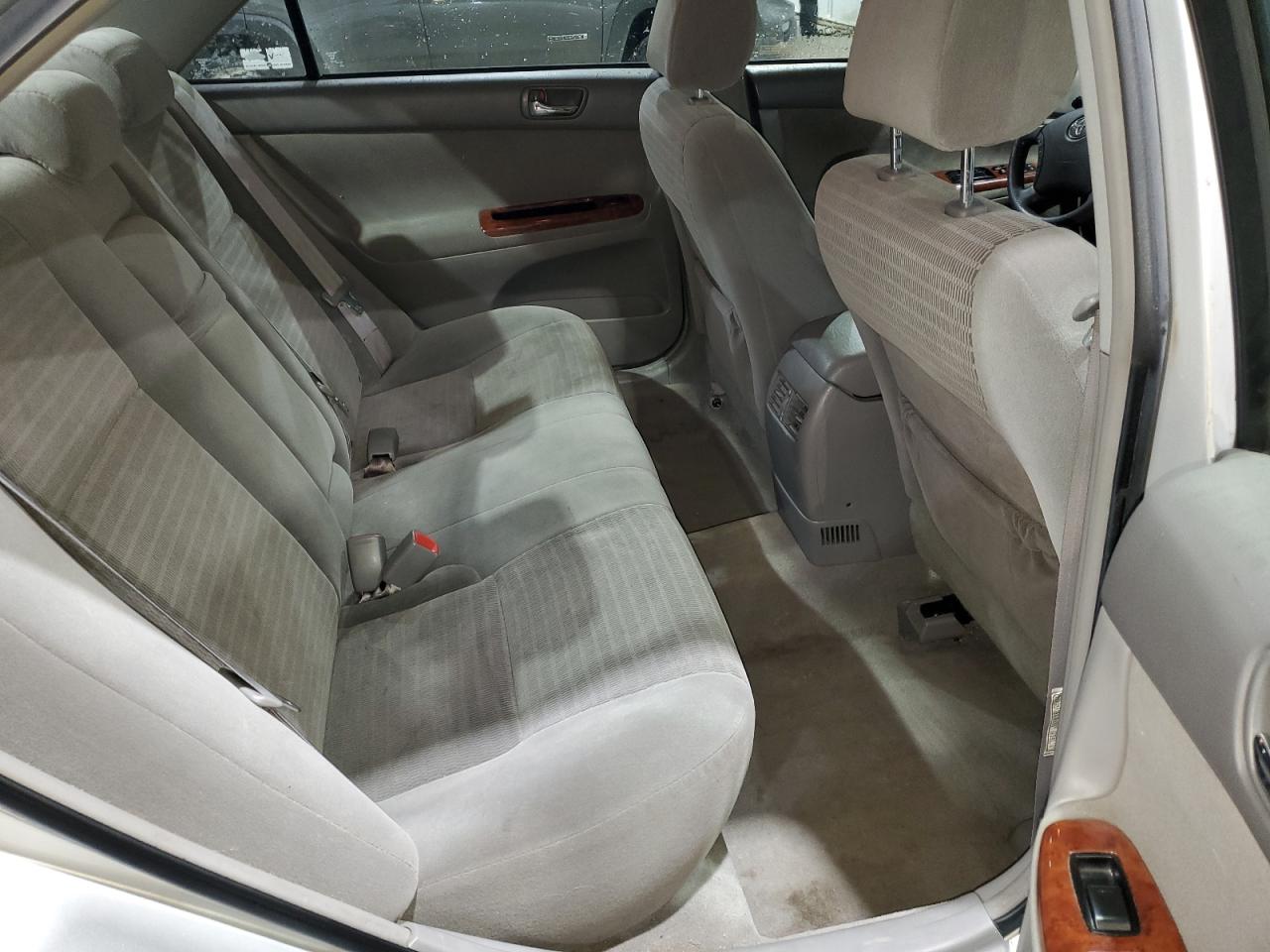 2005 Toyota Camry - Image 10