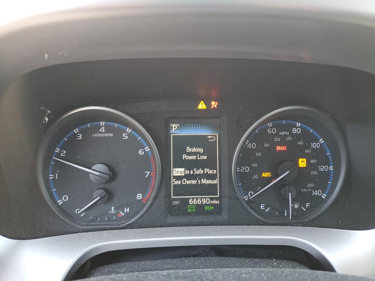 2018 Toyota RAV 4 - Image 9