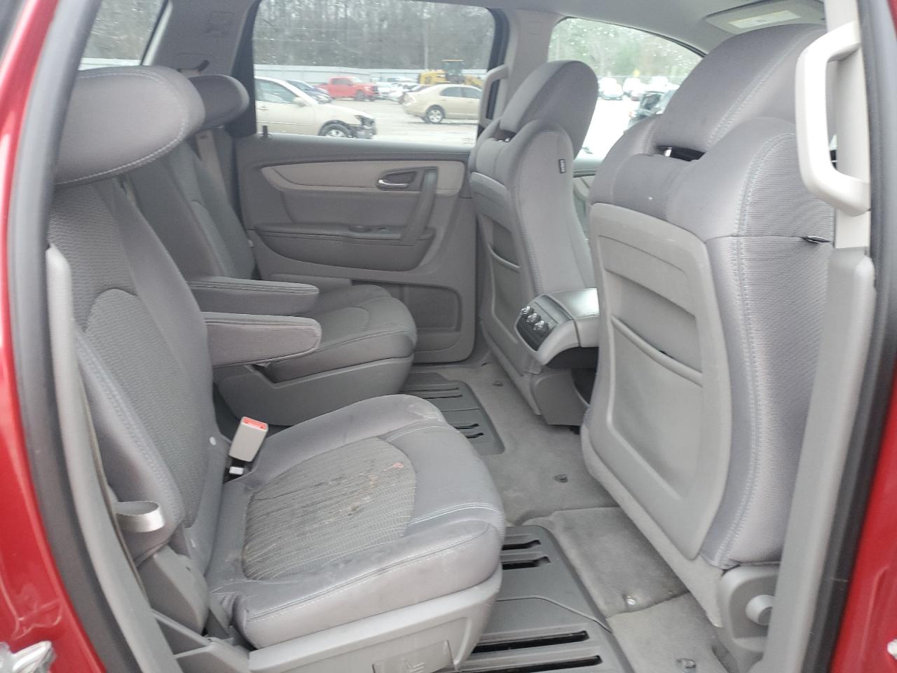 2014 Chevrolet Traverse - Image 11