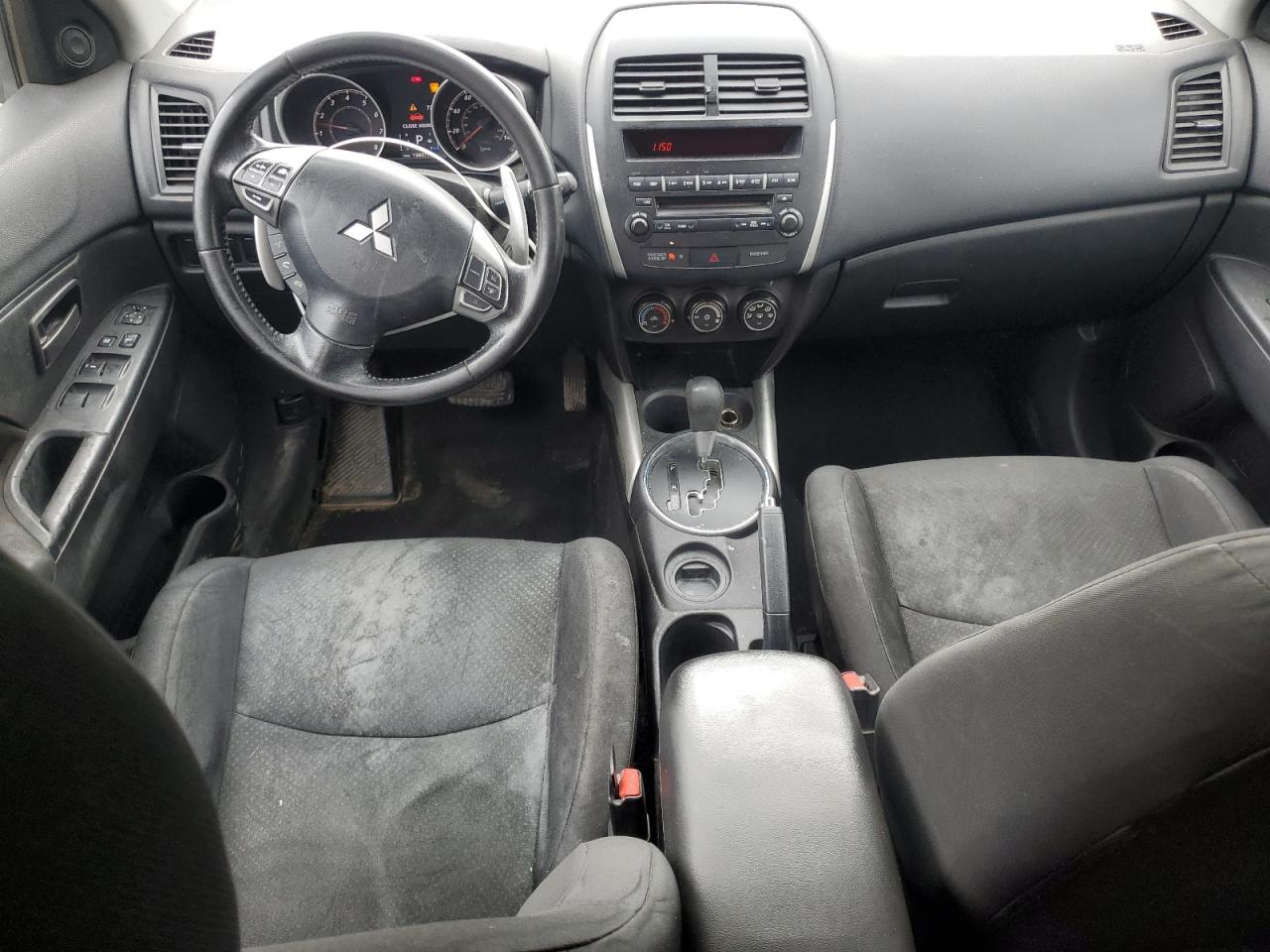 2013 Mitsubishi Outlander - Image 8