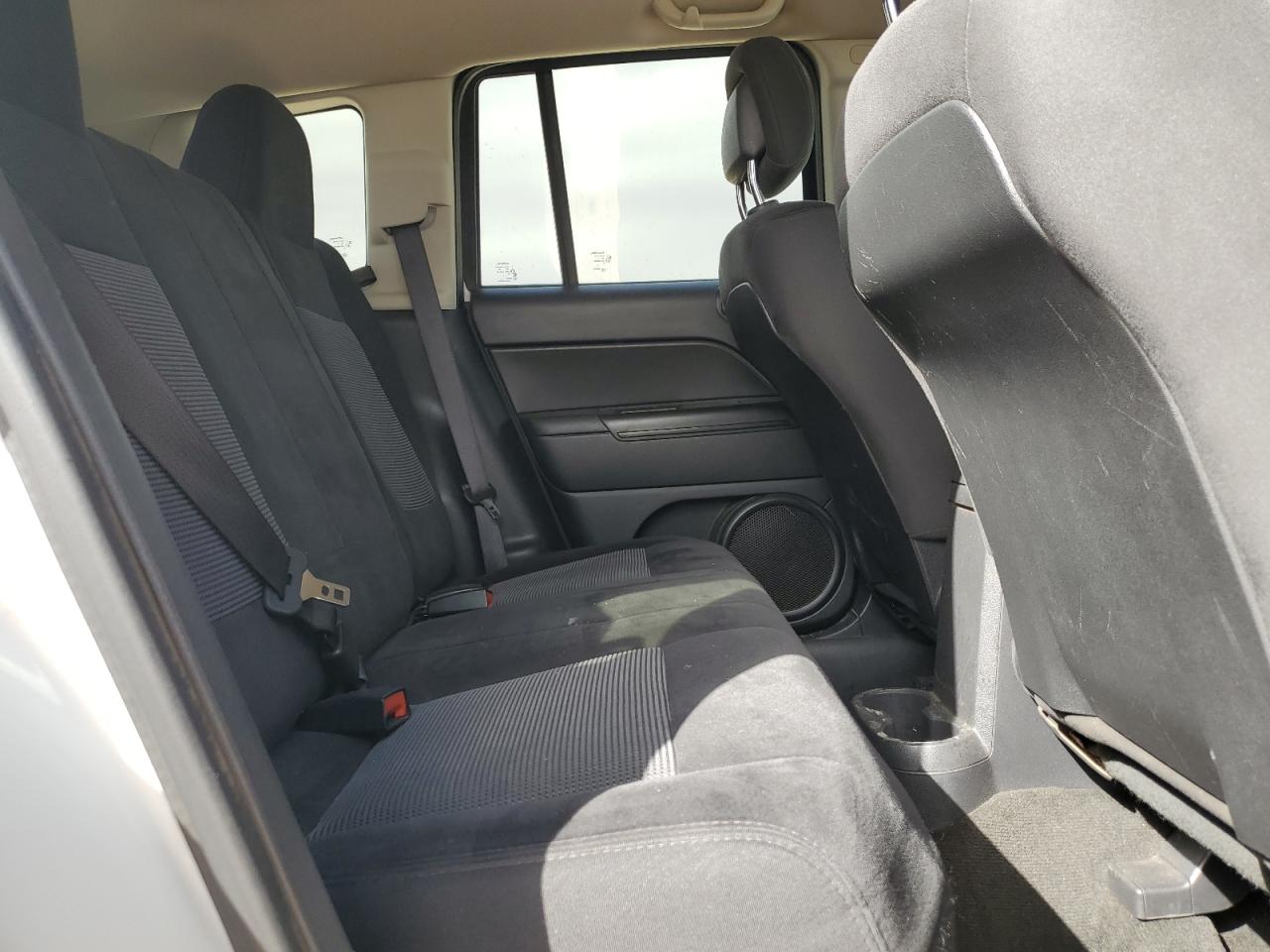 2016 Jeep Compass - Image 12