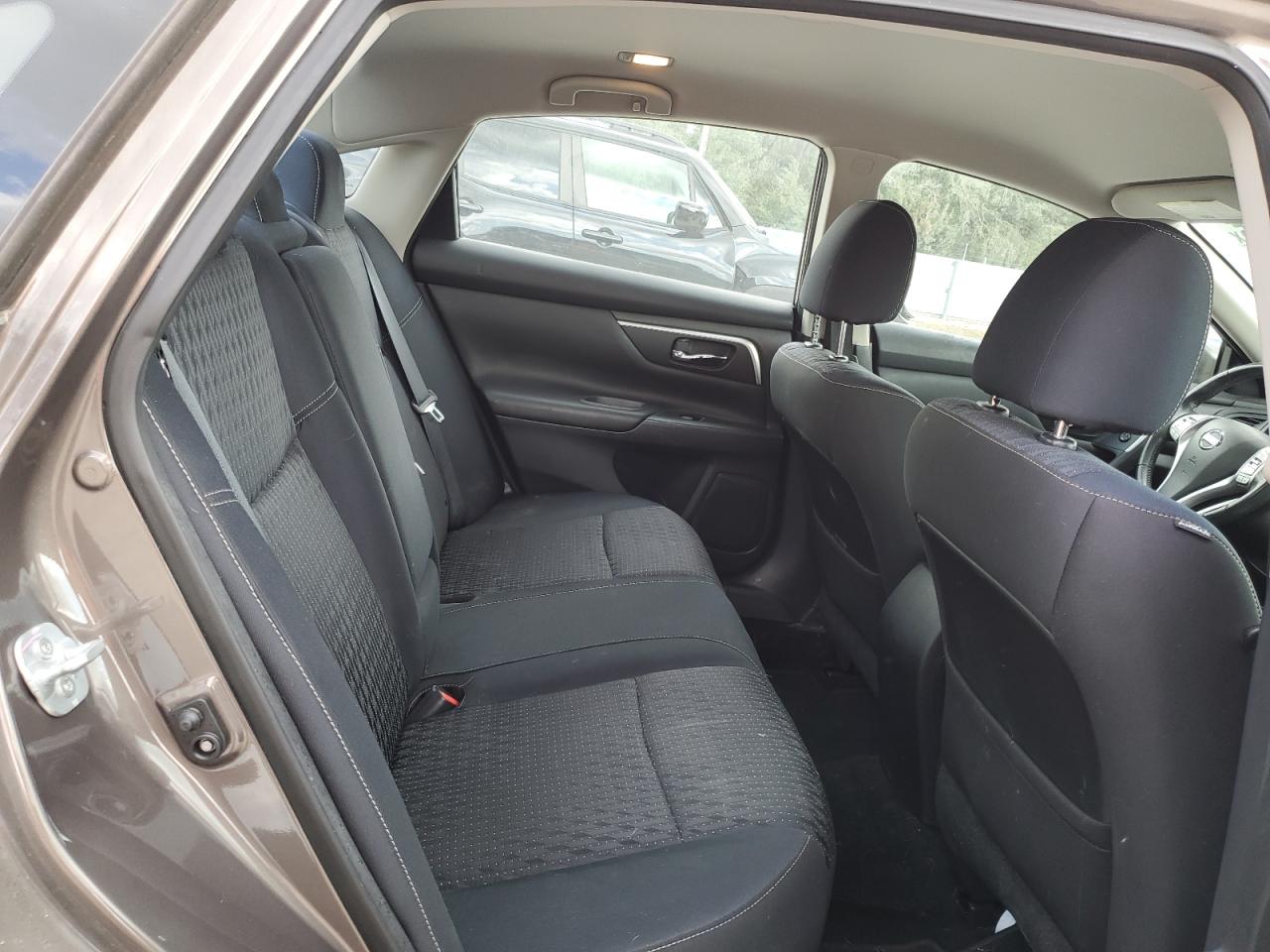 2017 Nissan Altima - Image 10