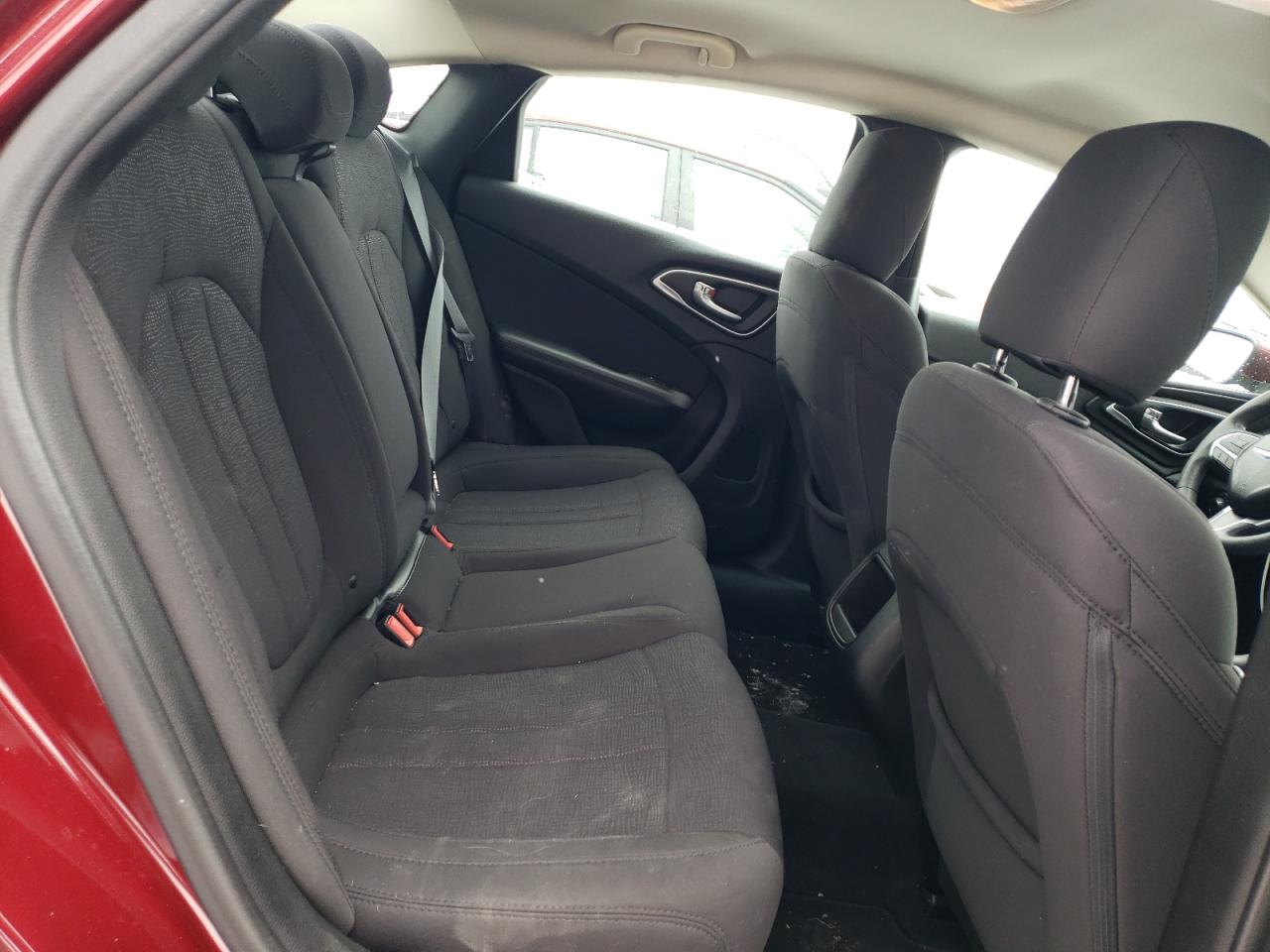 2015 Chrysler 200 - Image 10