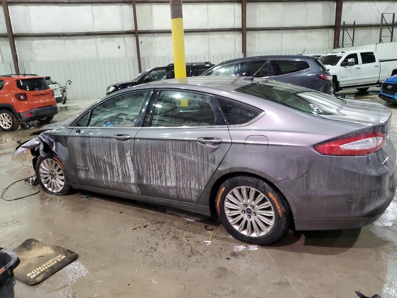 2013 Ford Fusion - Image 2