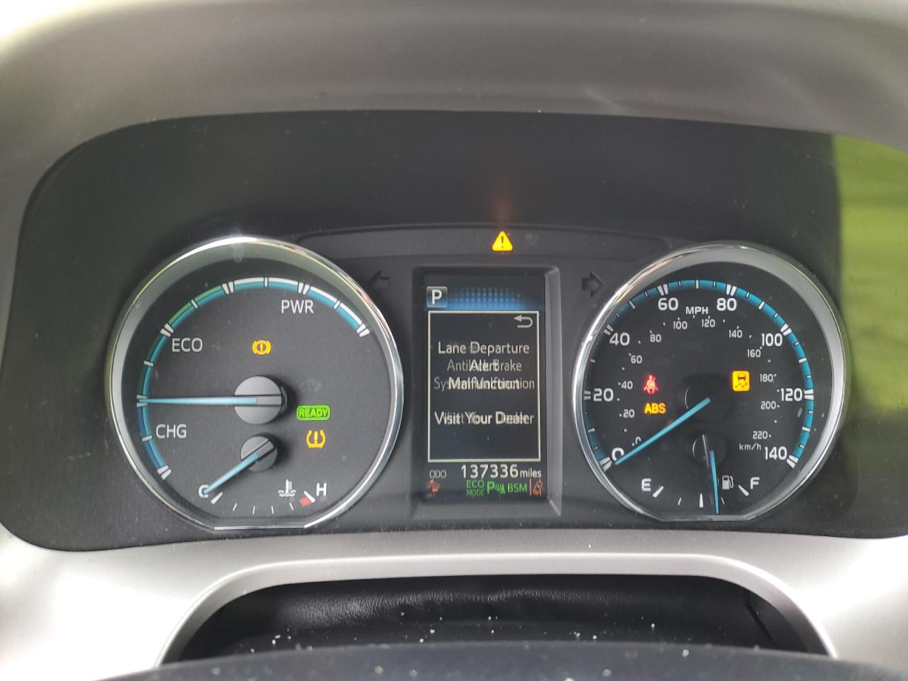 2017 Toyota RAV 4 - Image 9