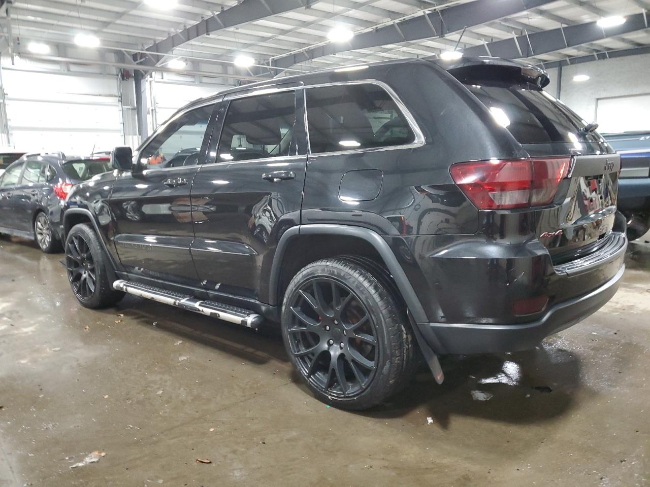 2013 Jeep Grand Cherokee - Image 2
