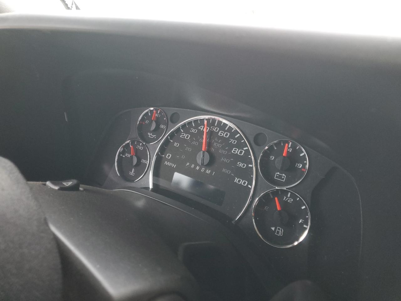 2014 Chevrolet Express - Image 9