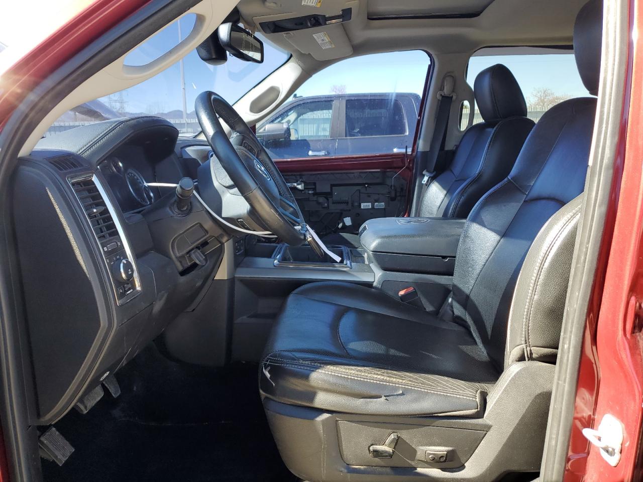 2014 RAM 1500 - Image 7
