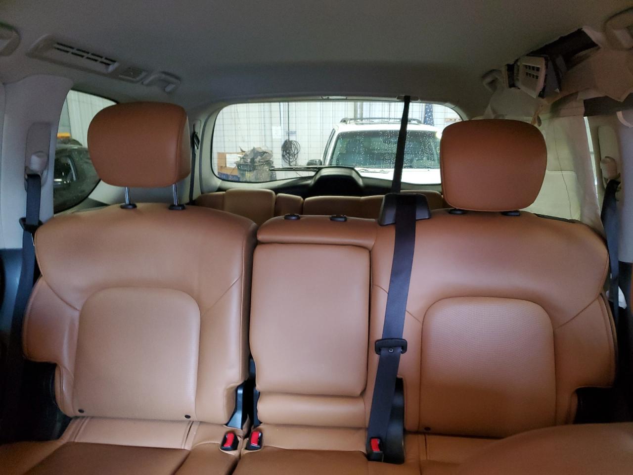 2016 Infiniti QX80 - Image 10