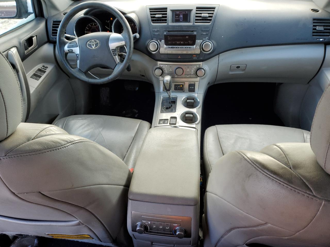 2011 Toyota Highlander - Image 8