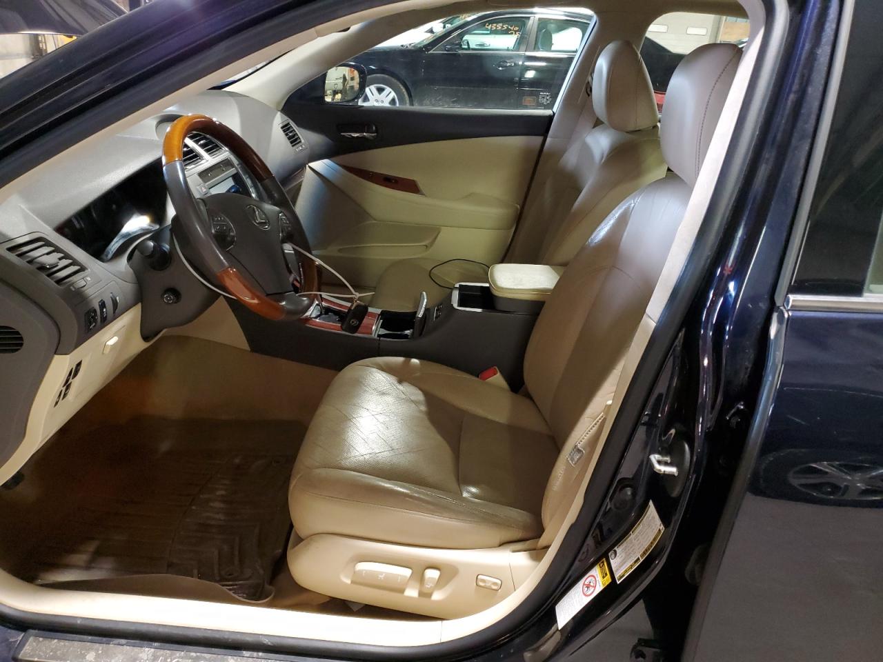 2010 Lexus ES - Image 7