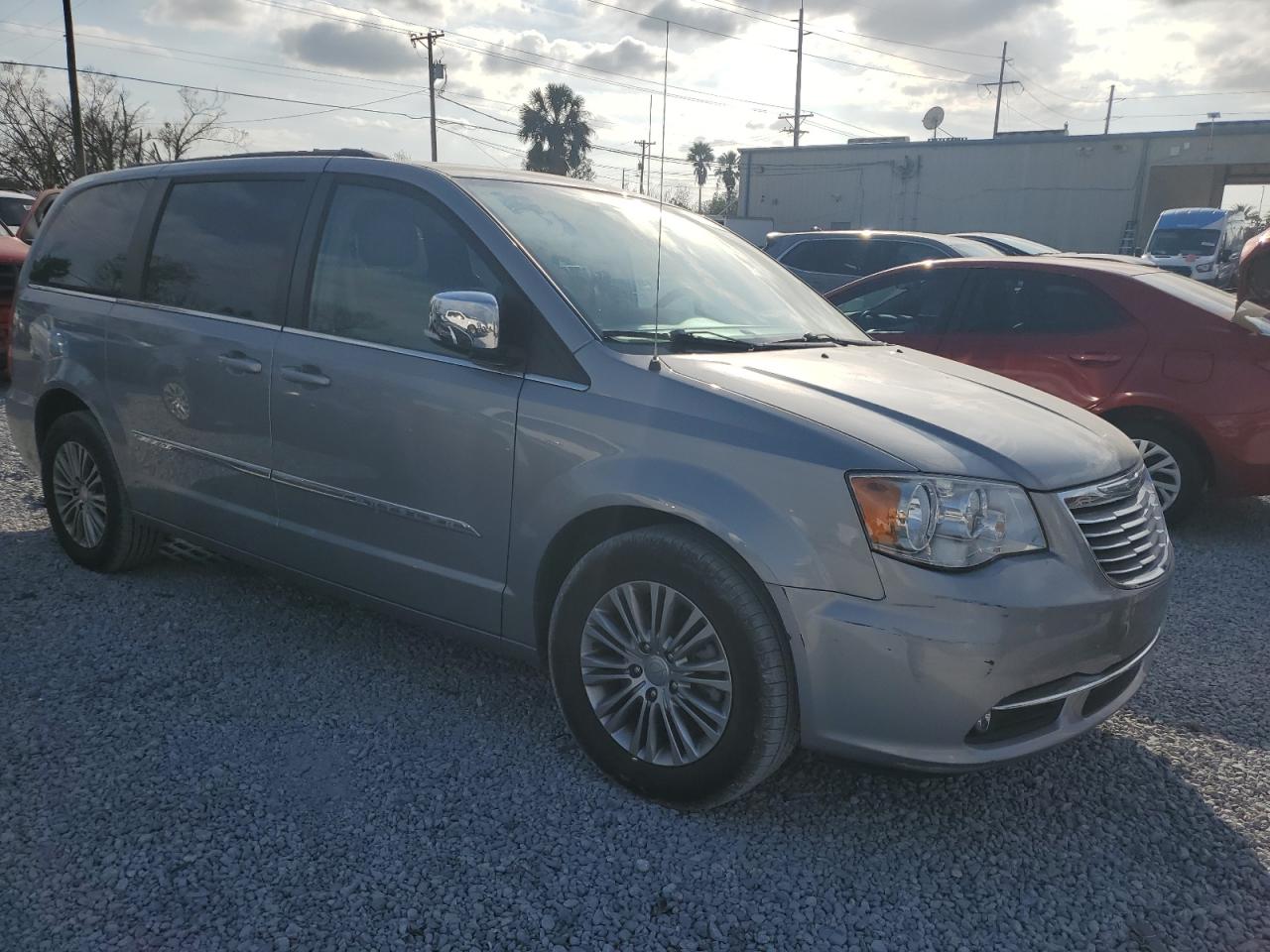 2014 Chrysler Town & Country - Image 4