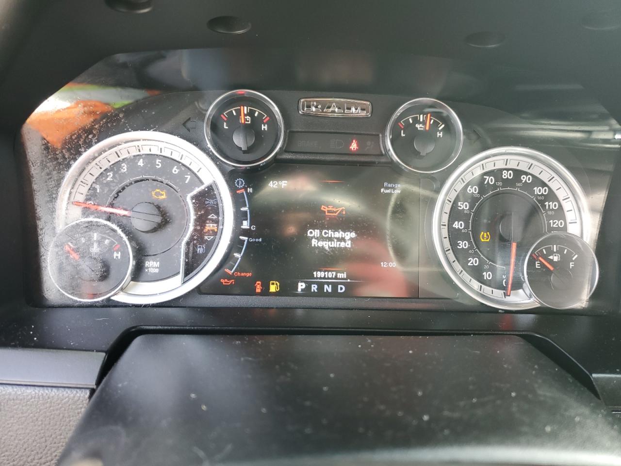 2014 RAM 1500 - Image 9