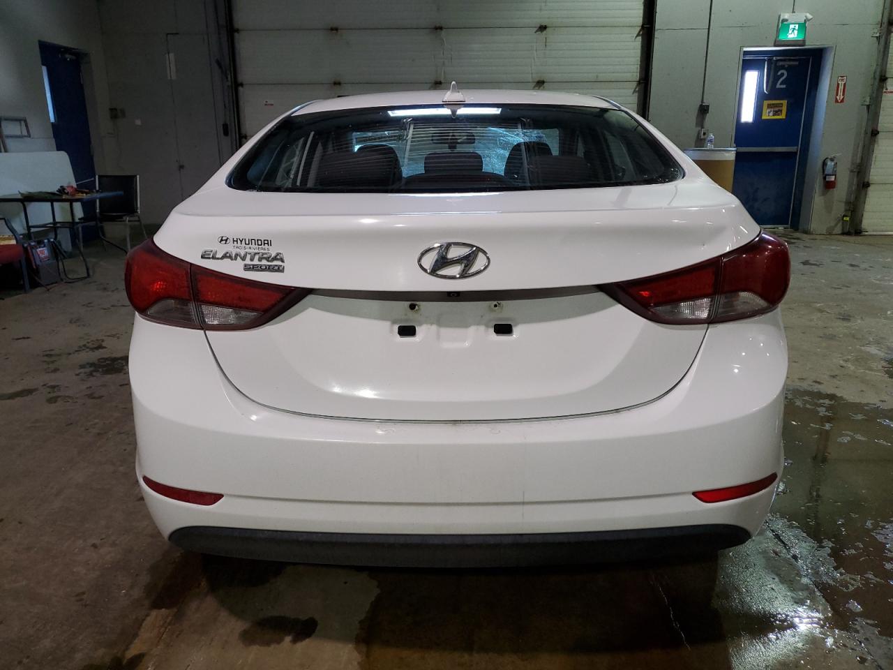 2016 Hyundai Elantra - Image 6