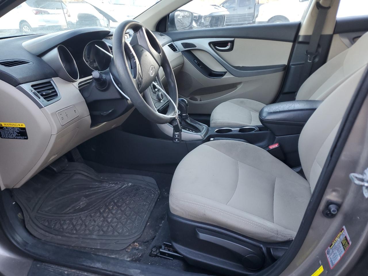 2016 Hyundai Elantra - Image 7