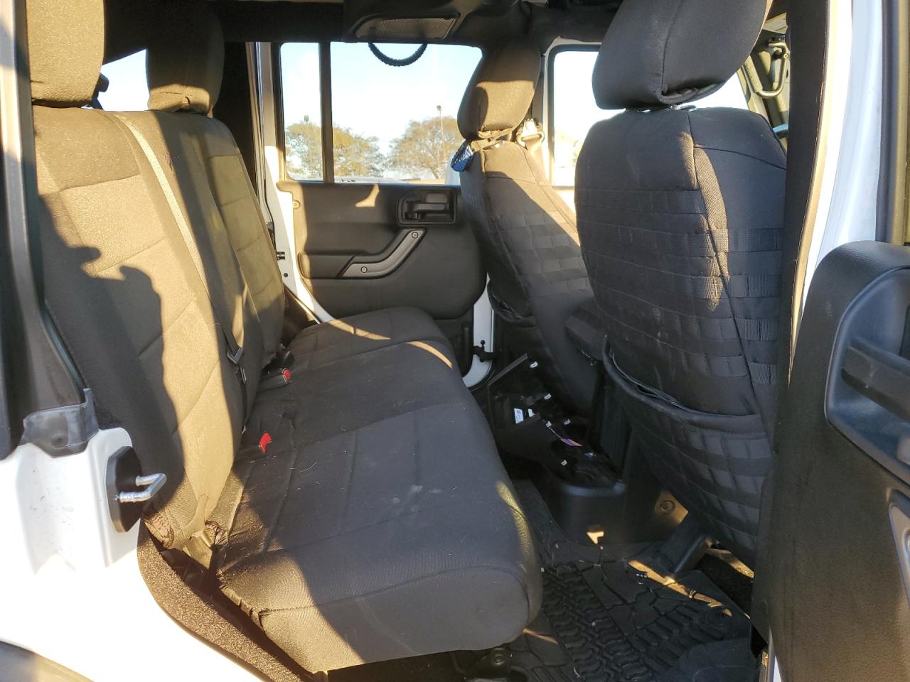 2017 Jeep Wrangler - Image 10